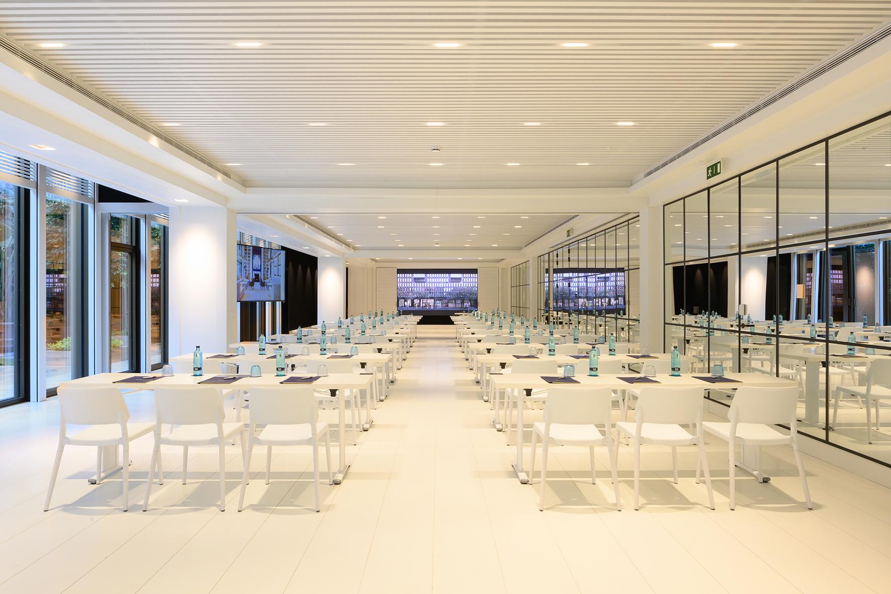 Hotel Seventy 4*