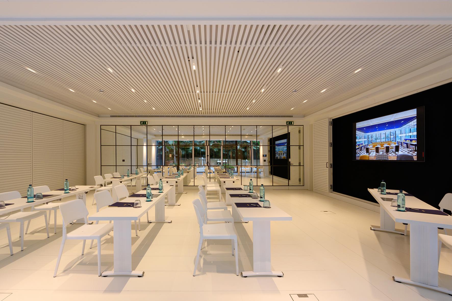 Hotel Seventy 4*