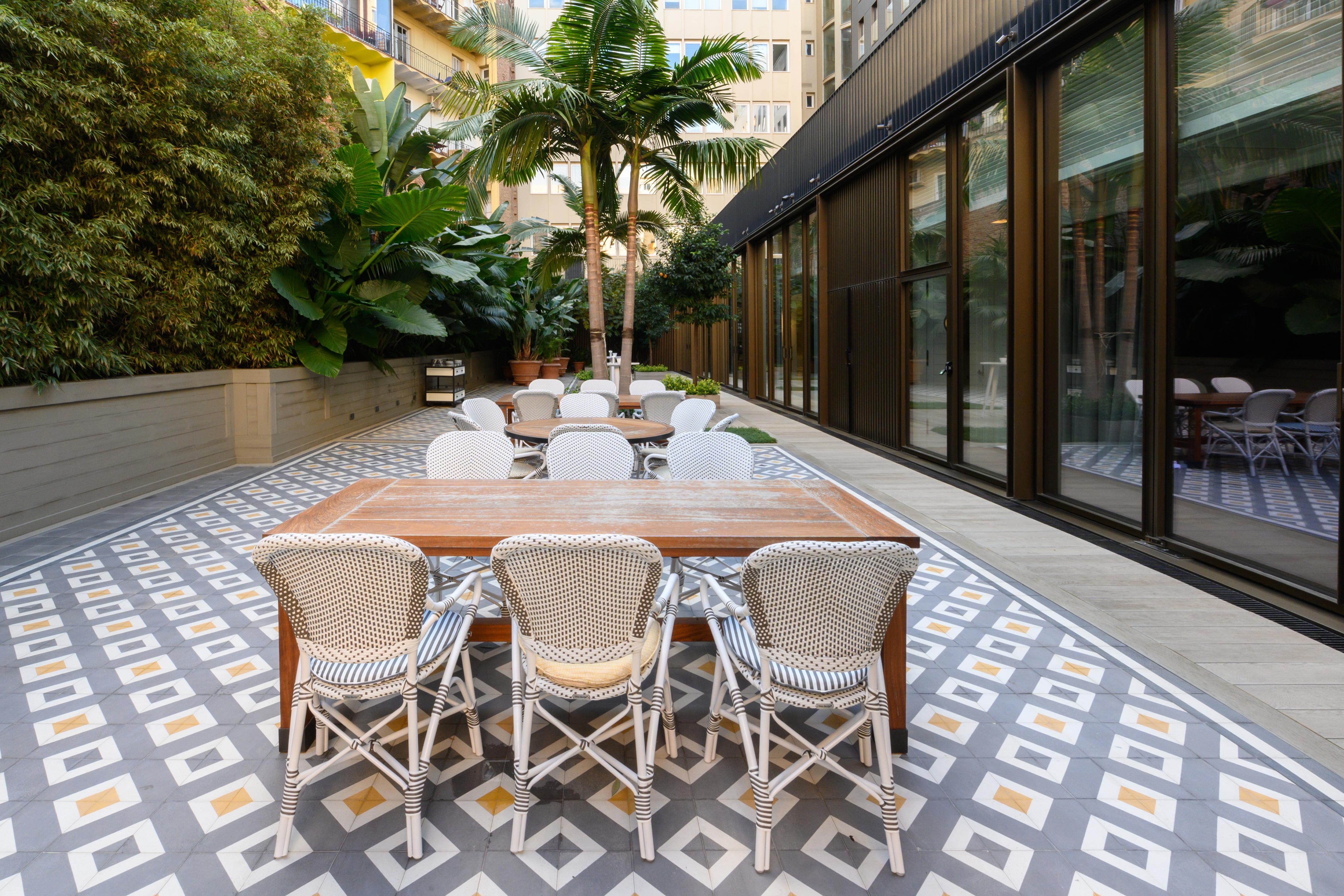 Seventy Hotel 4*